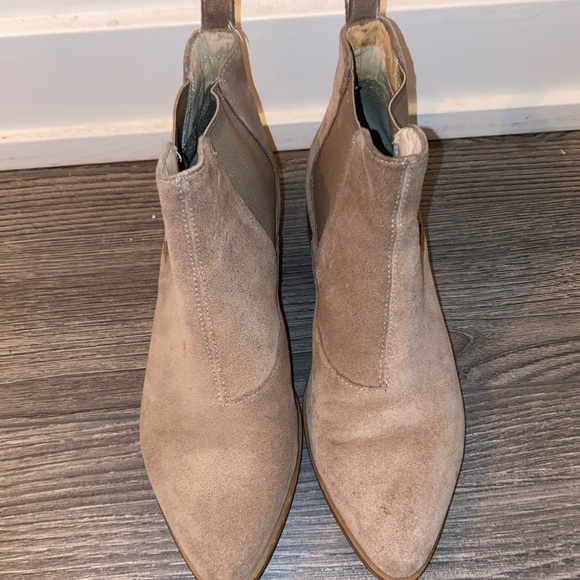 VAGABOND Suede Chelsea Boot - Picture 3 of 5